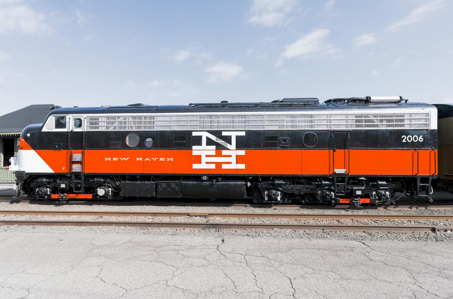 Side view of New Haven EMD FL-9 locomotive at Danbury Railway Museum.