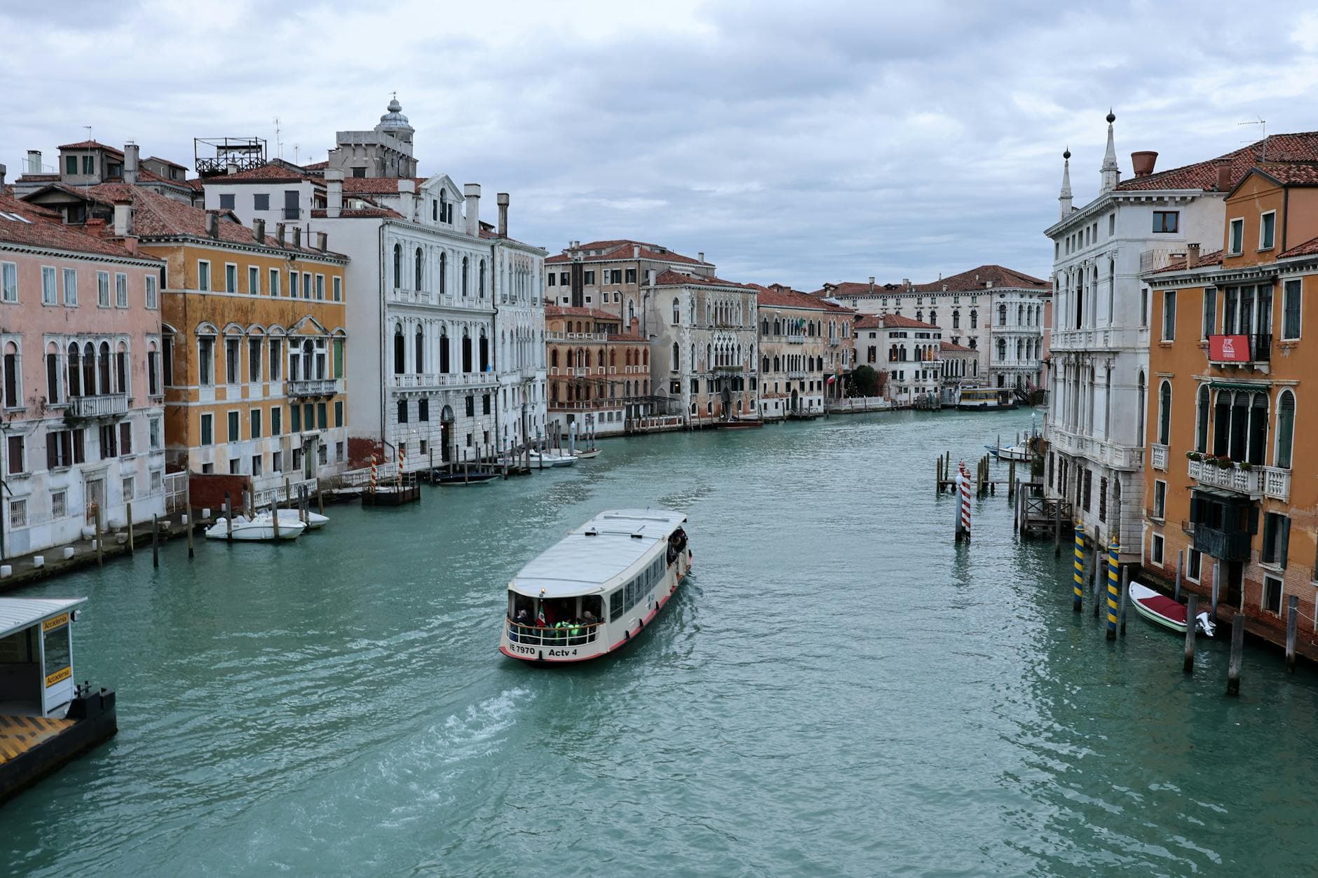 Explore the iconic canals of Venice, Italy, showcasing beautiful architecture and historic charm.