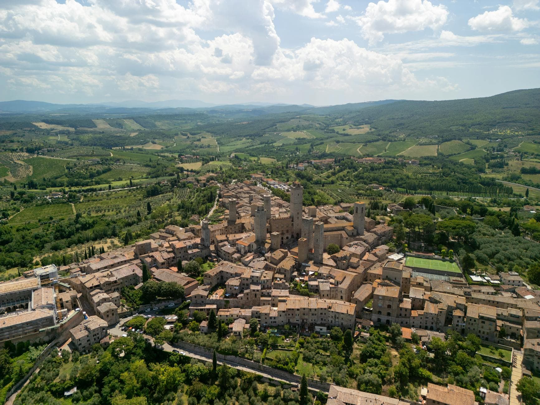 Discover the charm of San Gimignano with its medieval towers and beautiful Tuscan landscape.